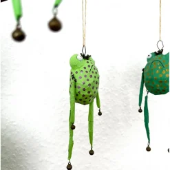 Grumpy Frog. Da wird Ostern wird garantiert mürrisch! Osterdeko, hängender Frosch