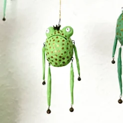 Grumpy Frog. Der ganz besondere Osterschmuck! Osterdeko, hängender Frosch