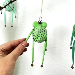 Grumpy Frog. Schlechte Laune an Ostern wird garantiert! Osterdeko, hängender Frosch