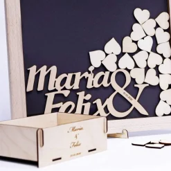 Gästebuch Hochzeit Rahmen personalisiert mit Namen & Datum, 100 gravierte Holzherzen, 35x45 cm, inkl. Holzkiste