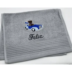 Gästehandtuch ( 30 x 50 cm ) + Teddy im Auto (#Nr.55) + Name / Kinderhandtuch