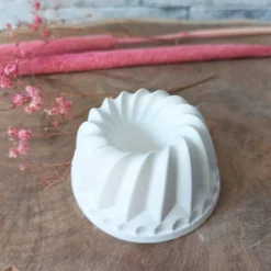 Gugelhupf Kerzenhalter aus Raysin – Handgemachter Kerzenständer für stilvolle Deko