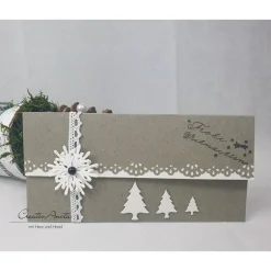 Gutschein- oder Geldgeschenkverpackung Grün-Weiß mit Christbäumen aus Kraftpapier