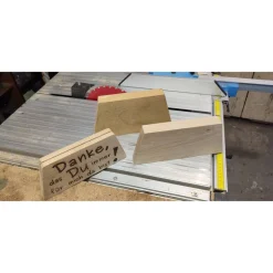 Gutscheinständer aus Eiche Vollholz