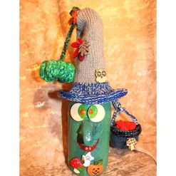 Halloweendeko HEXE– Handgemachte Hexe aus einer Sektflasche, witziges Upcyclingobjekt für Deine Halloweenparty