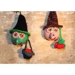 Halloweendeko KUGELHEXEN– Handgemachte Hexen aus Kunststoffkugeln für Deine Halloweenparty Hexenkessel Kürbis
