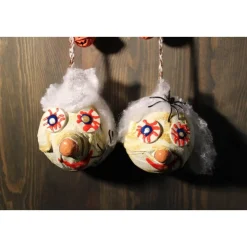 Halloweendeko KUGELMUMIEN – Handgemachte Mumien aus Kunststoffkugeln für Deine Halloweenparty