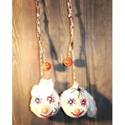 Halloweendeko KUGELMUMIEN – Handgemachte Mumien aus Kunststoffkugeln für Deine Halloweenparty