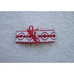 Halsband für Osterlamm Aidastoff bestickt, Kreuzstich rot weiß