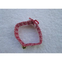 Halsband für Osterlamm Aidastoff bestickt, Kreuzstich rot weiß