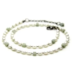 Halskette in Weiß aus Süßwasserzuchtperlen sowie Amazonit-Würfelchen in Lindgrün, auch als Brautschmuck, Accessoire