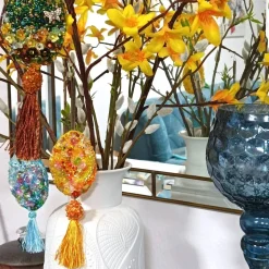 Handbesticktes Unikat-Ornament rot orange – Luxus Perlen-Ei als pompöse Wohndeko & Geschenk