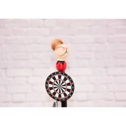 Handgefertigte Dartspieler Holzfigur – Originelles Geldgeschenk für Dart-Fans