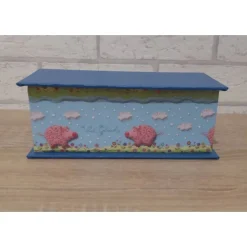 Handgefertigte Geschenkverpackung aus Pappe, Papier und Buchleinen - Motiv Glücksschwein