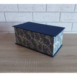 Handgefertigte Geschenkverpackung aus Pappe, Papier und Buchleinen - blau-weiß-grün