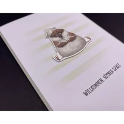 Handgefertigte Glückwunschkarte zur Geburt Junge Mädchen Baby "Spatz mit Hut" grau