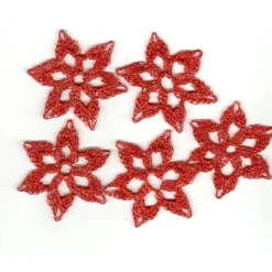 Handgefertigte Häkeldeckchen Schneesterne Rot mit Glitzer – 8er Set Weihnachtsdeko & Baumbehang