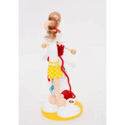 Handgefertigte Holzfigur Strickfreundin – Individuelles Geschenk für Strickliebhaberinnen