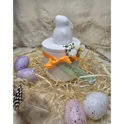 Handgefertigte Osterdose aus Raysin mit Hasenfigur, warmem Licht & Unikat-Charakter – Osterdeko & Geschenk