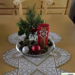 Handgefertigte Rote Adventskerze mit Goldenem Sternenbanner, Personalisierbare Weihnachtskerze