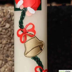 Handgefertigte Weihnachtskerze in Elfenbein mit liebevoll gestaltetem Nikolaus & elegantem Glockenband