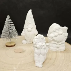 Handgefertigte Weihnachtsfiguren - Zauberhafte Festtagsdekoration