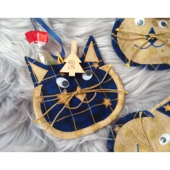 Handgefertigter Adventskalender zum befüllen Katzengesicht blau gold