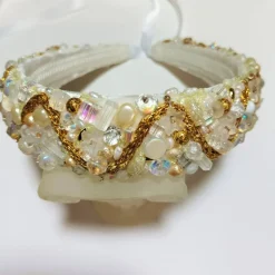 Handgefertigter Haarreif Brautschmuck weiß creme funkelnd silberfarben oder goldfarben – Unikat handbestickt