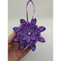 Handgefertigter Kanzashi-Anhänger „Violetter Wintertraum“, Weihnachtsstern