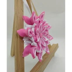 Handgefertigter Kanzashi-Anhänger „Rosenzart“, Weihnachtsstern