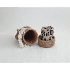 Handgefertigter Weihnachtswichtel aus Jute mit Innenfach für Geschenke