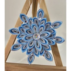 Handgefertigter Weihnachtsstern, Schneeflocke in Blau-Silber, Durchmesser ca. 10-11 cm