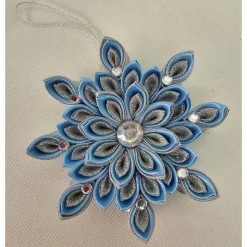 Handgefertigter Weihnachtsstern, Schneeflocke in Blau-Silber, Durchmesser ca. 10-11 cm