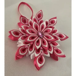 Handgefertigter Weihnachtsstern in Pink-Weiß, Durchmesser ca. 10-11 cm