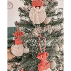 Handgefertigter Weihnachtswichtel Seppel: Charmante Dekoration für festliche Stimmung