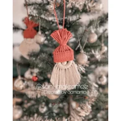 Handgefertigter Weihnachtswichtel Seppel: Charmante Dekoration für festliche Stimmung