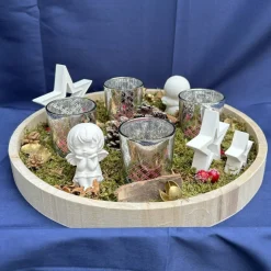 Handgefertigtes Advents-Tablett mit Engeln, Moos & Teelichthaltern – natürliche Weihnachtsdeko
