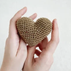 Handgefertigtes kleines Herz, Geschenke zum Muttertag