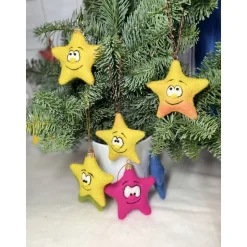 Handgefilzte Weihnachtssterne mit Gesicht bunte Filzfiguren aus Nass- und Nadelfilz, liebevoll gefertigt als Unikate