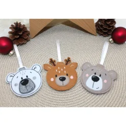 Handgemachte Filz-Christbaumanhänger - bestickt als Eisbär, Bär oder Reh in Kugelform