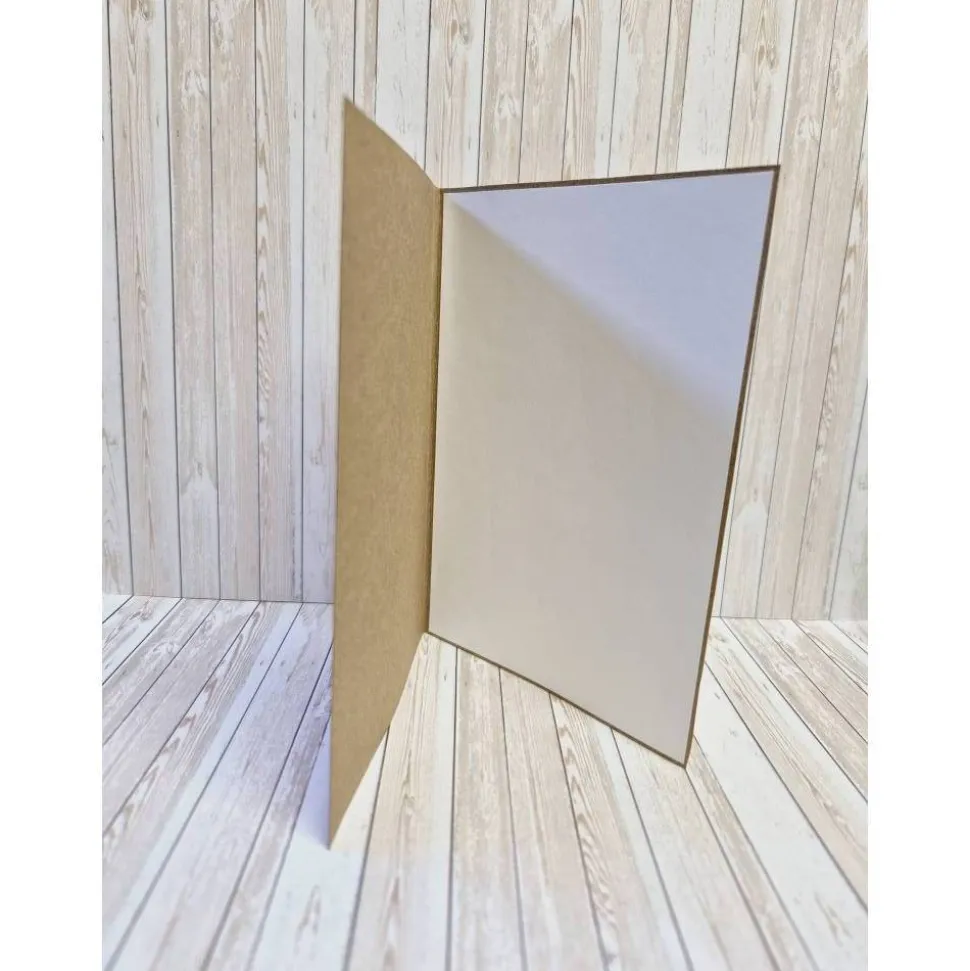 Handgemachte Geburtstagskarte mit Schmetterling und Blumen – 14,7 x 10,3 cm – Kraftpapier – Herzlichen Glückwunsch