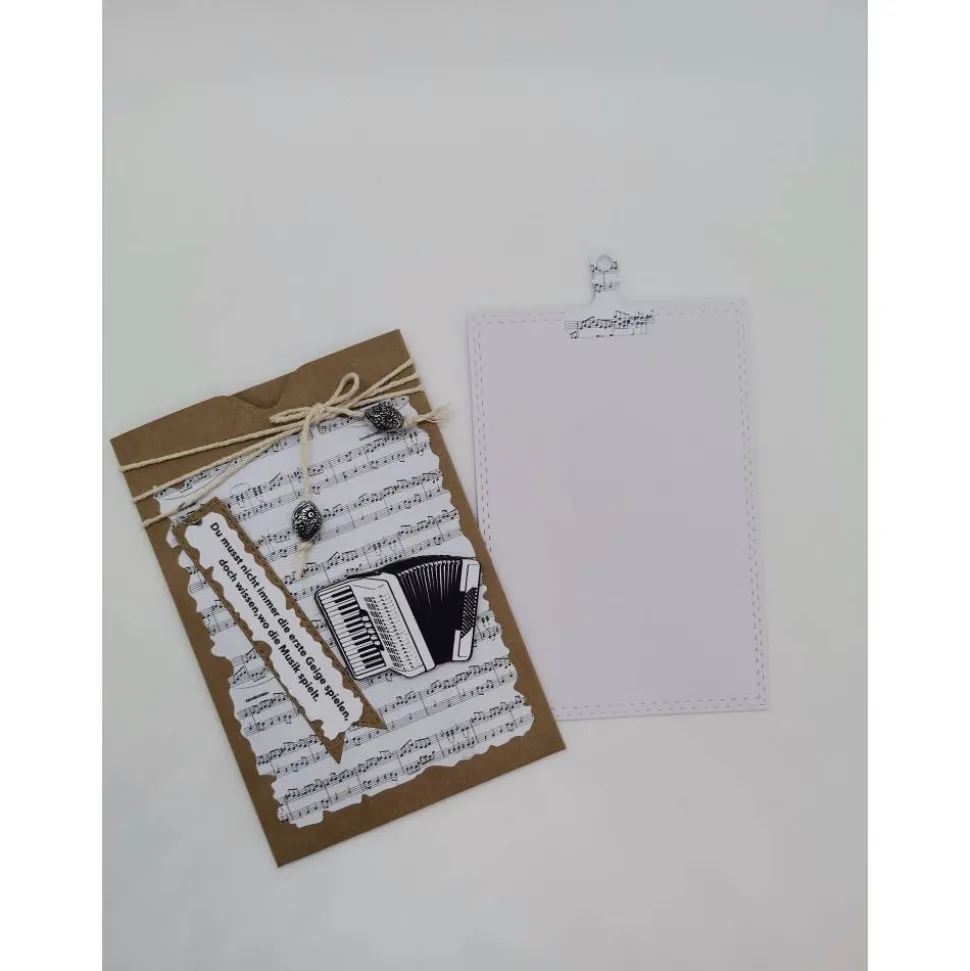 Handgemachte Geburtstagskarte mit Musikinstrumenten – Gitarre & Akkordeon, personalisierbar, 10x14,5cm