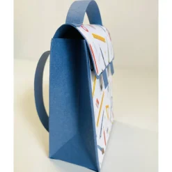 Handgemachte Schultasche aus Karton – Geschenkverpackung zur Einschulung (9 x 12 x 5 cm)