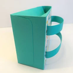 Handgemachte Schultasche aus Karton – Geschenkverpackung zur Einschulung (9 x 12 x 5 cm)