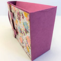 Handgemachte Schultasche aus Karton – Geschenkverpackung zur Einschulung (9 x 12 x 5 cm)