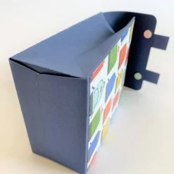 Handgemachte Schultasche aus Karton – Geschenkverpackung zur Einschulung (9 x 12 x 5 cm)