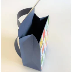 Handgemachte Schultasche aus Karton – Geschenkverpackung zur Einschulung (9 x 12 x 5 cm)