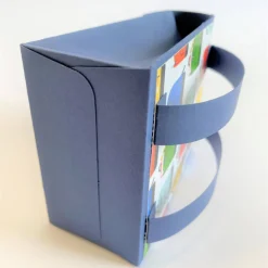 Handgemachte Schultasche aus Karton – Geschenkverpackung zur Einschulung (9 x 12 x 5 cm)