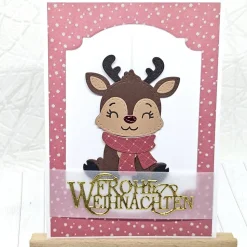 Handgemachte Weihnachtskarte mit braunem Rentieranhänger & Umschlag – Unikat mit Dekoanhänger