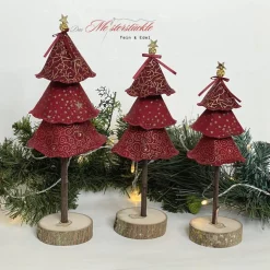 Handgemachter Deko Tannenbaum aus Stoff – Weihnachtsaufsteller in Rot mit Gold – 3 Größen